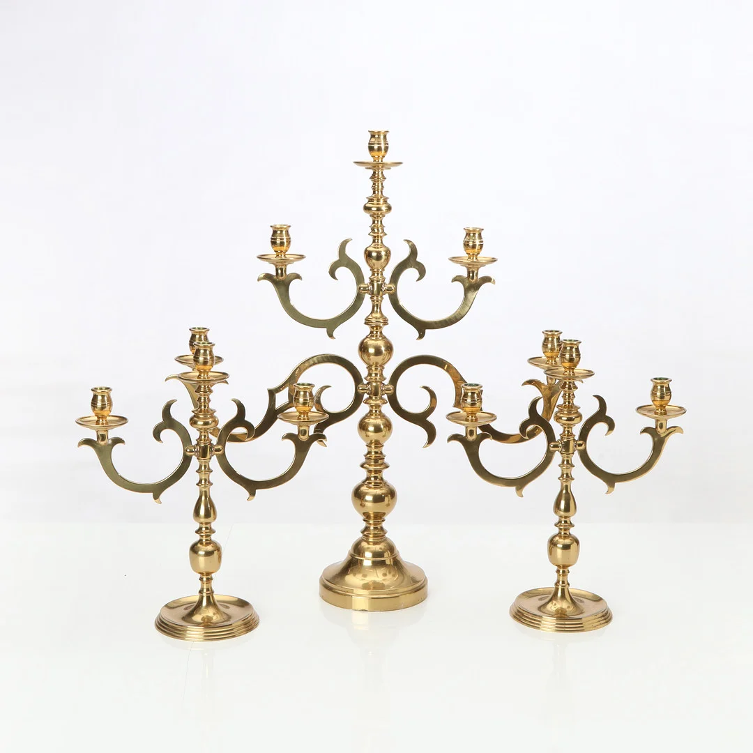 LJUSSTAKAR, 2+1 ST. Mässing, 1900-talets senare hälft. — Candlesticks — Skånes Auktionsverk