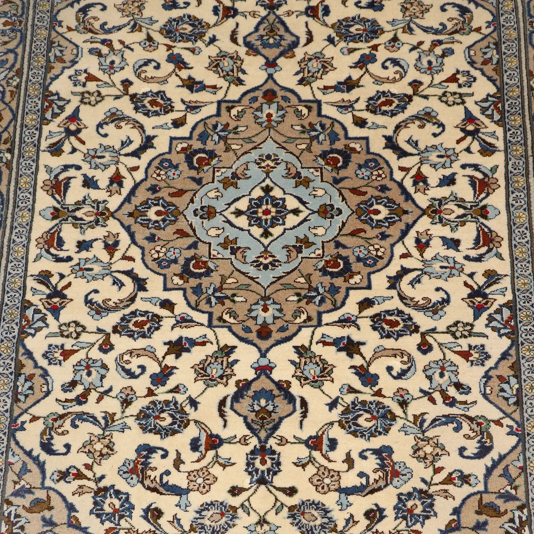 MATTA, handknuten, Keshan, ca 302x198 cm. — Persian Carpets & Textiles — Ekenbergs Auktioner