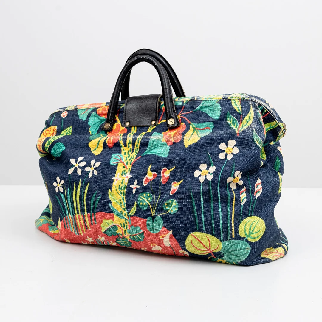 JOSEF FRANK. Handväska, lin, "Tournai", för Firma Svenskt Tenn. — Vintage & Designer Fashion — Auktionshuset Kolonn