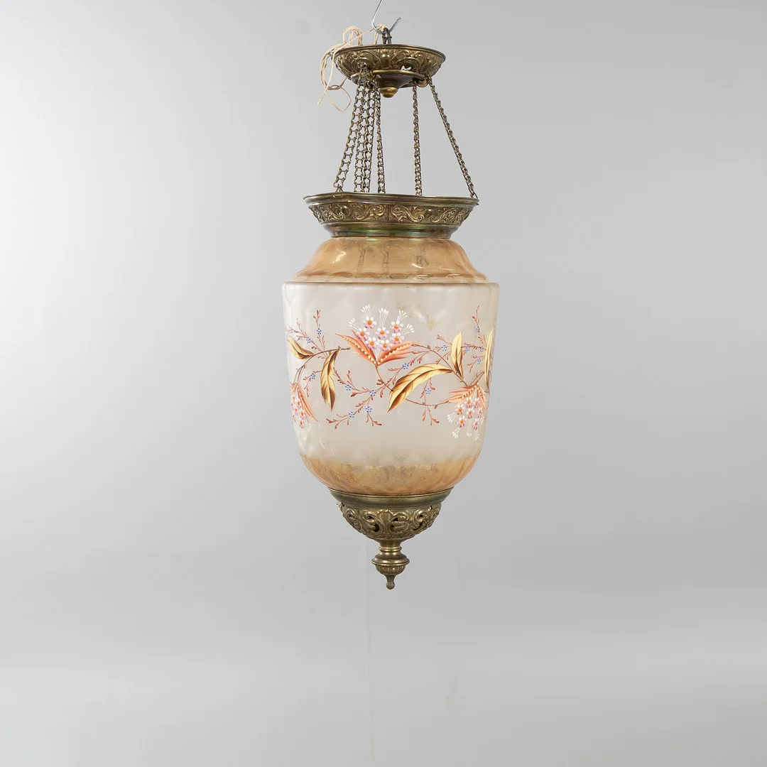 MÅNSKENSAMPEL, bemålat glas, mässing, omkring 1900. — Ceiling lights — Stockholms Auktionsverk Helsingborg
