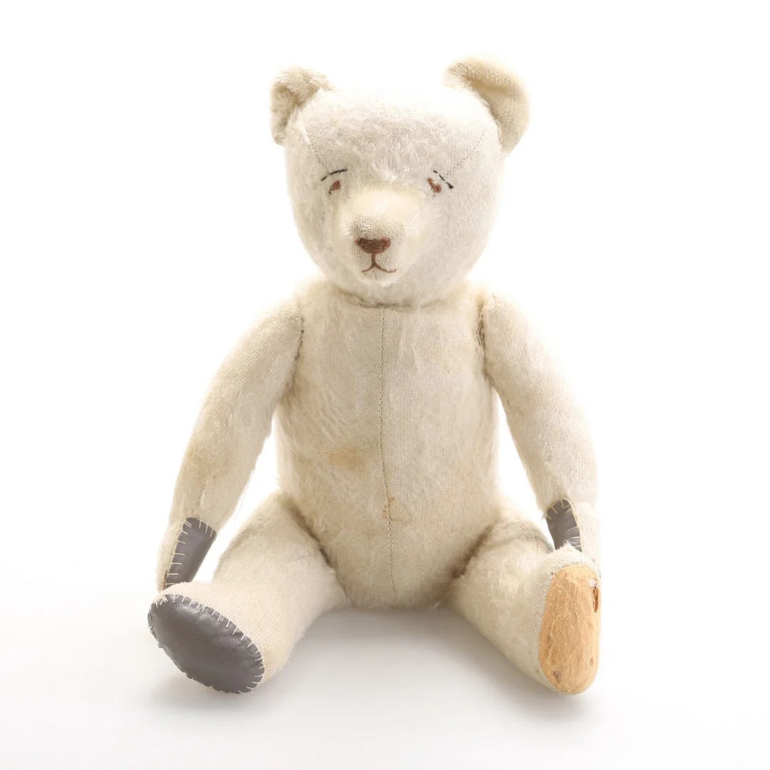NALLE, 1900 tal. — Dolls & Teddybears — RA Auktionsverket Norrköping