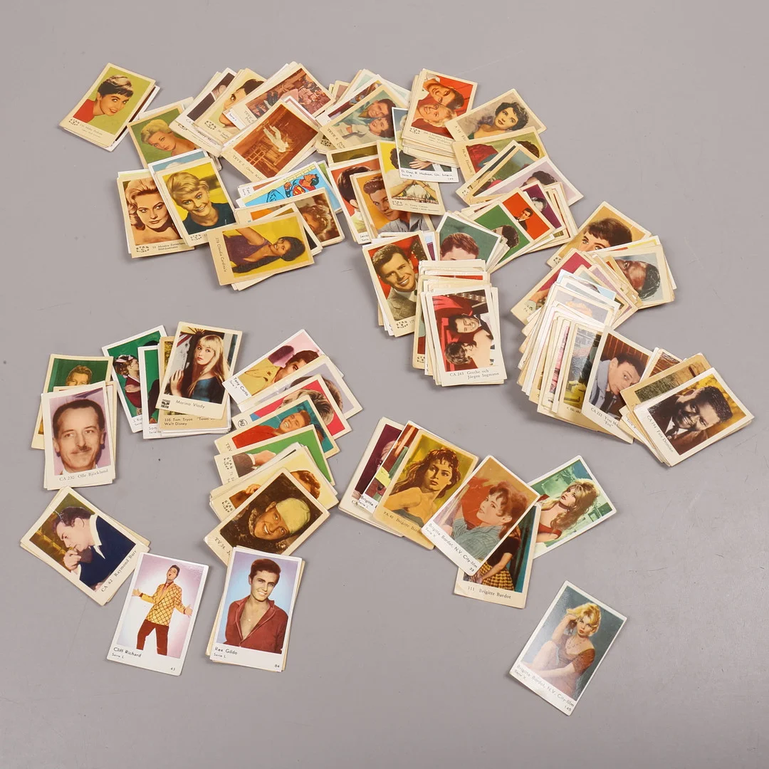 FILMISAR, ca 230 st samlarbilder, 1950/60-tal. — Collectible trading cards — Växjö Auktionskammare