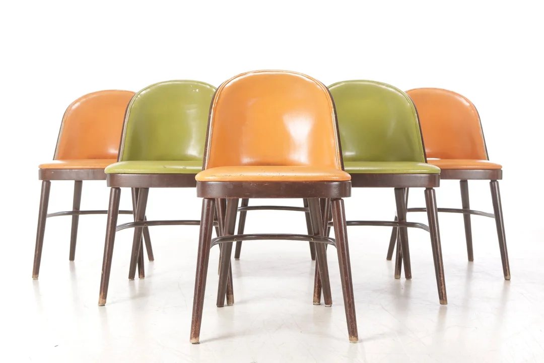 Set of six chairs (6) — Furniture/Chairs — Lauritz