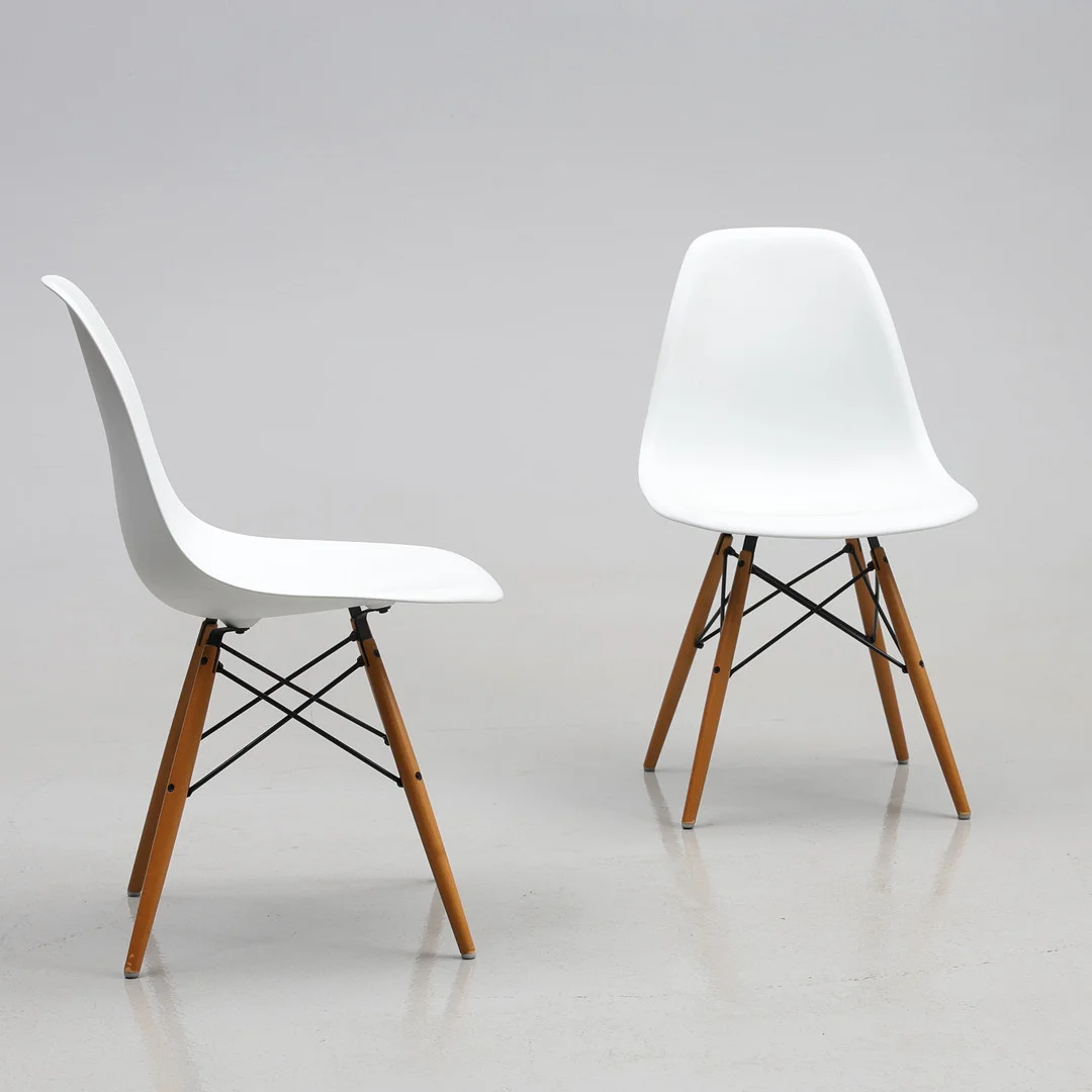 CHARLES & RAY EAMES. STOLAR, 2 ST. FÖR VITRA. — Armchairs & Chairs — Gomér & Andersson Jönköping