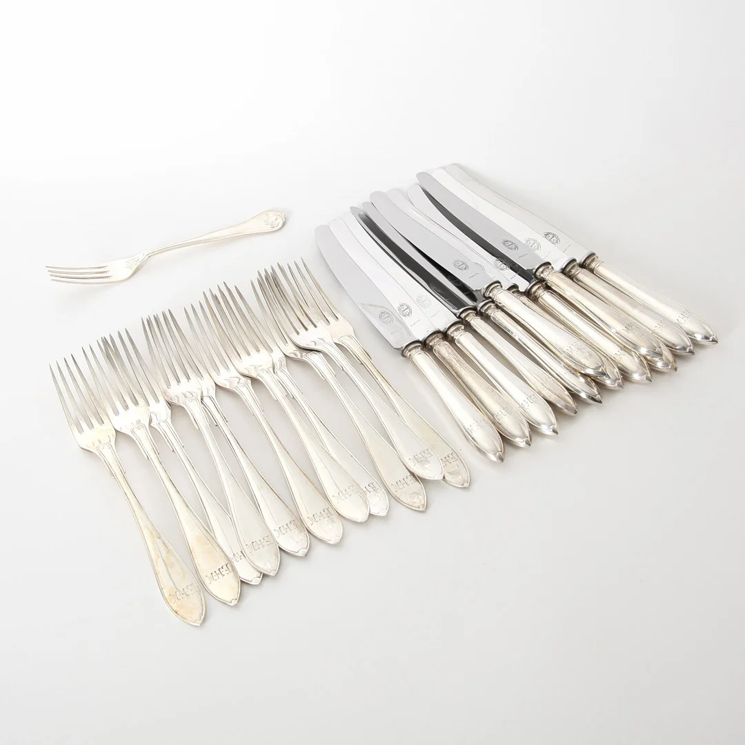 BESTICKSERVIS, 23 delar, "Svensk spets" silver, GAB, 1920-1923. — Silver — Auktionsverket Engelholm