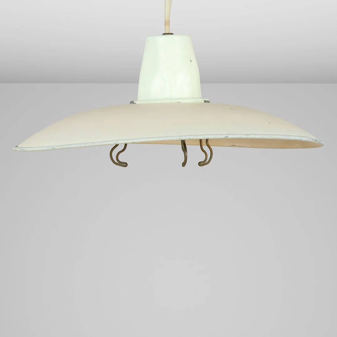 POUL HENNINGSEN. "PH 3,5/3", loftslampe med overskærm af bemalet zink, Louis Poulsen, Danmark, 1940/50'erne. — Ceiling lights — Palsgaard Kunstauktioner