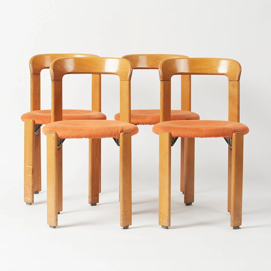 BRUNO REY. Kusch & Co. Set Stühle / Esszimmerstühle, Modell 'Rey Chair 33', Buche, Textil, Entwurf 1971, Deutschland. (4). — Armchairs & Chairs — Stockholms Auktionsverk Köln