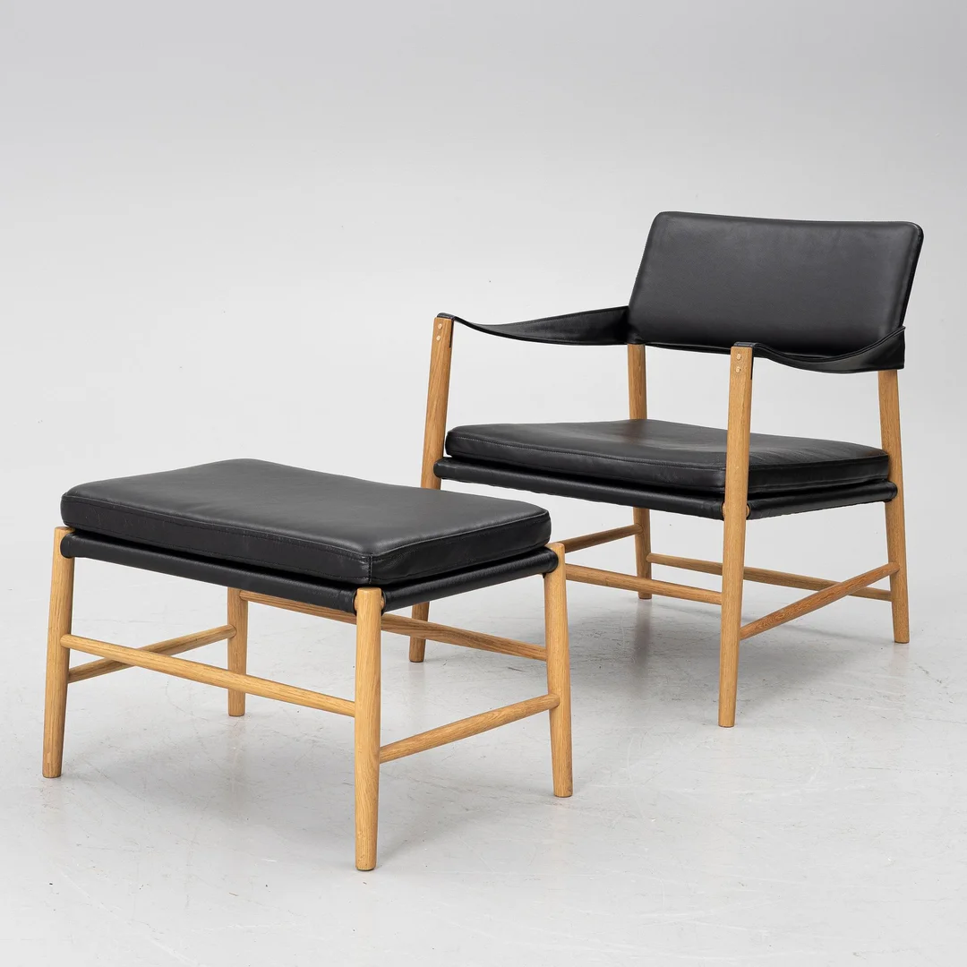 Jannis Ellenberger, fåtölj samt fotpall, "Bremen Lounge Chair", Hans K, samtida. — Design/Möbler — Bukowskis