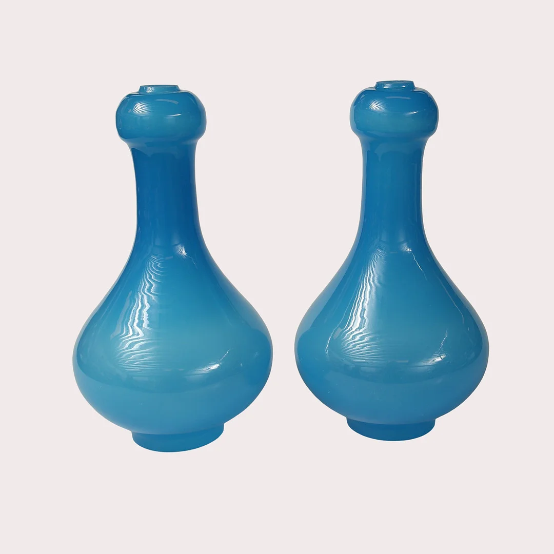 BORDSLAMPFÖTTER. ett par, turkosblå, Murano, 1900-talets sista fjärdedel. — Art glass — Limhamns Auktionsbyrå