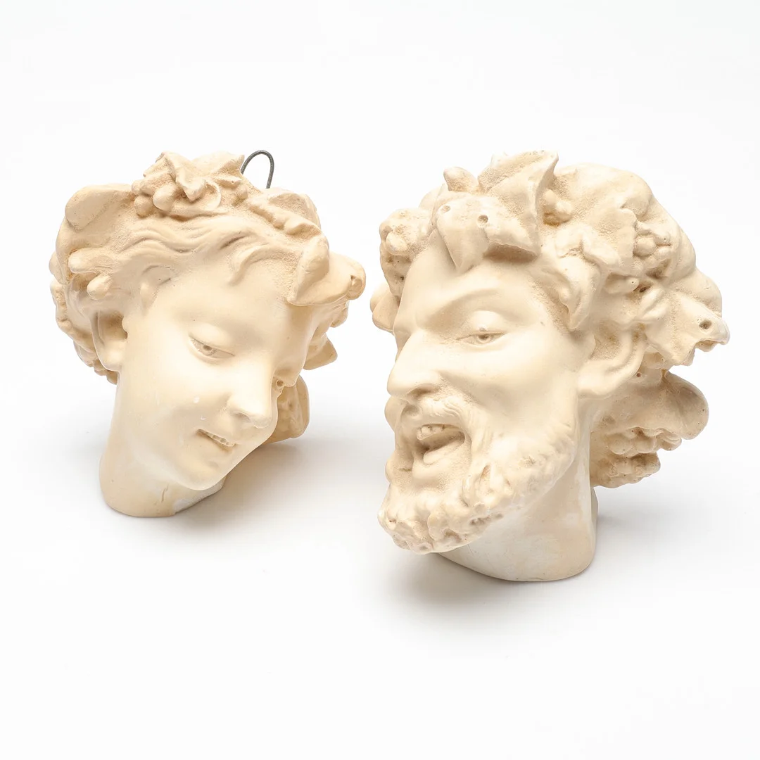 ANSIKTEN, 2 st, efter antiken. — Sculptures & Bronzes — Gomér & Andersson Linköping