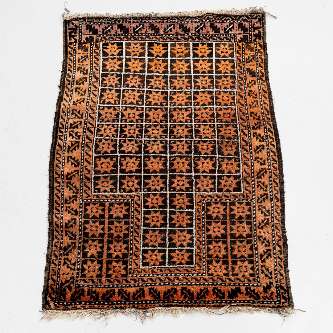 MATTA, orientalisk, antik, ca 135 x 100 cm. — Oriental Carpets & Textiles — Auktionshuset Kolonn