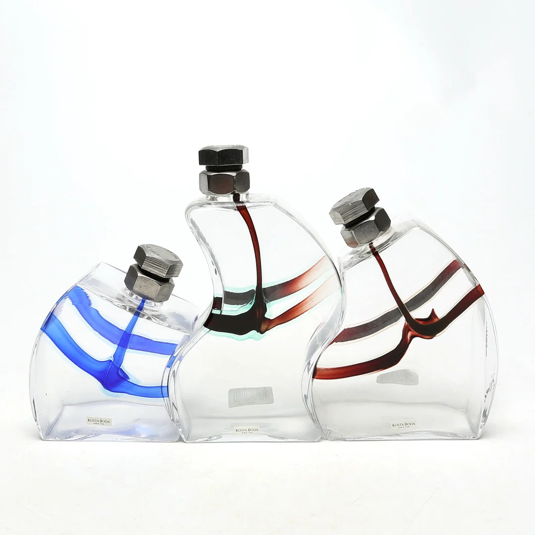 KJELL ENGMAN. FLASKOR, 3 st, glas/metall, Kosta Boda, osignerade. — Art glass — Kalmar Auktionsverk
