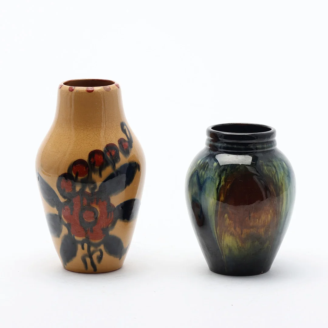 UPSALA-EKEBY, vaser 2 st, 1920/30-tal. — European — Uppsala Auktionskammare