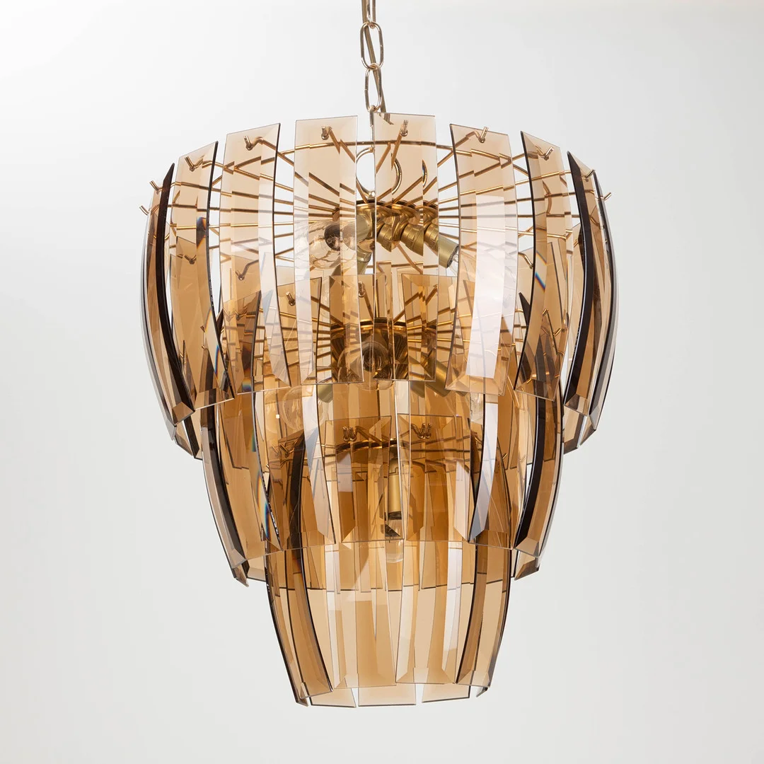 Kaskaden-Kronleuchter mit drei Etagen, Italien, 1970-1980er Jahre. — Ceiling lights — Stockholms Auktionsverk Hamburg