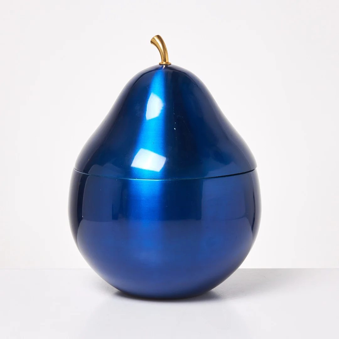 ISHINK, aluminium, "A Daydream", i form av päron, Australien, 1970-tal. — Other metals — Stockholms Auktionsverk Sickla