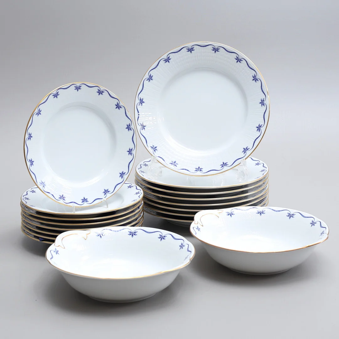 PIA RÖNNDAHL. Servisdelar, 18 st, "Mårbacka", Rörstrand. — European — Auktionshuset Thelin & Johansson