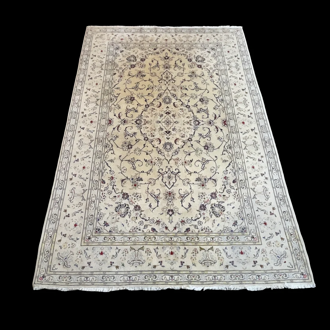 MATTA, Persisk, ull, ljus Keshan, mått ca 296 x 195 cm. — Persian Carpets & Textiles — Roslagens Auktionsverk
