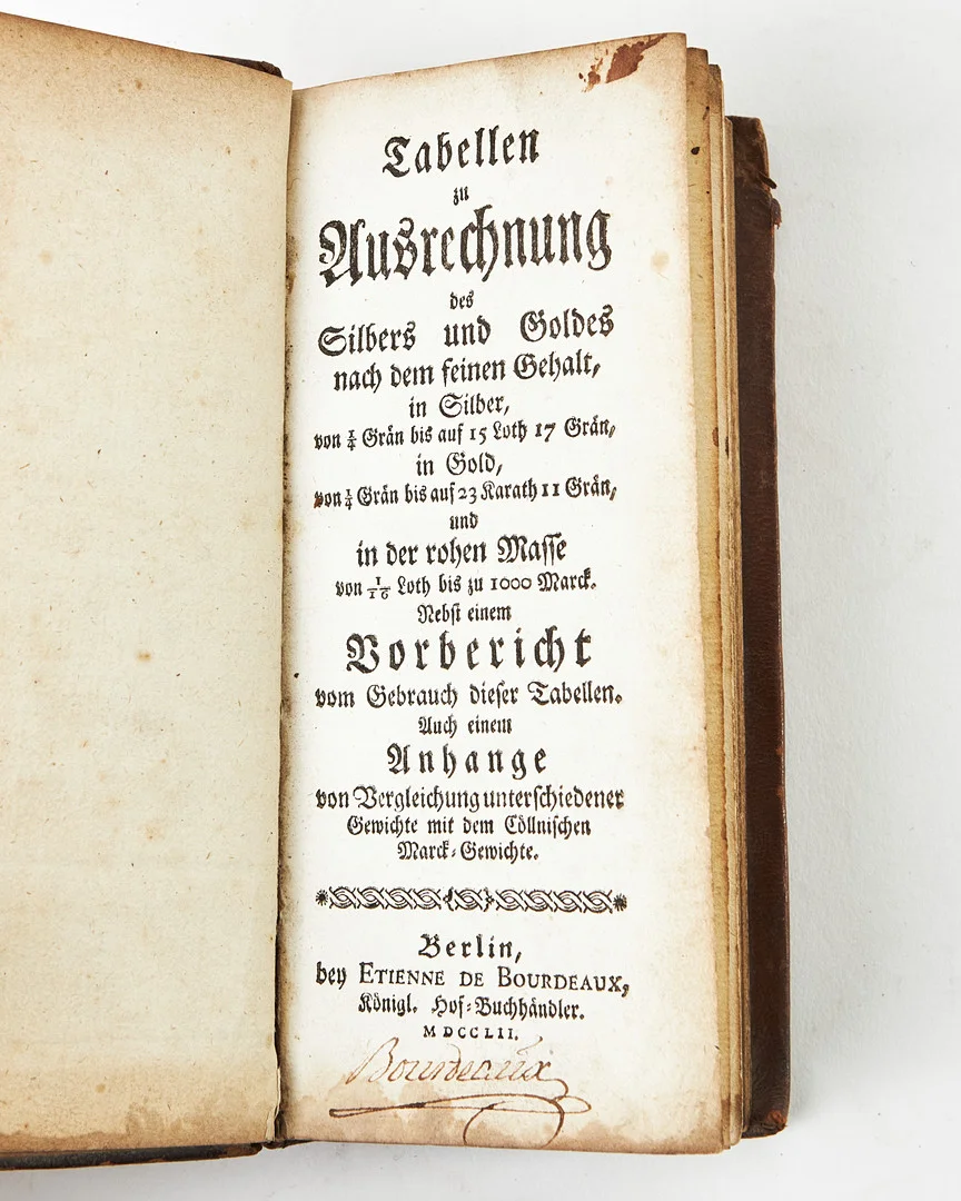 TABELL FÖR GULD OCH SILVER, BERLIN 1752. — Books — Stockholms Auktionsverk Magasin 5