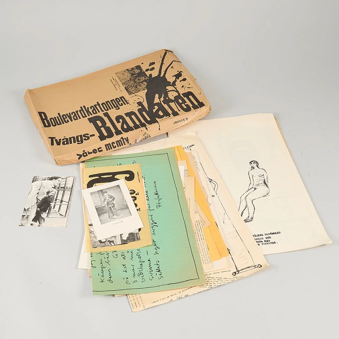 PONTUS HULTÉN. Blandteknik - m fl "TVÅNGS-BLANDAREN BOULEVARDKARTONGEN" 1955. — Engravings & Prints — Metropol Auktioner