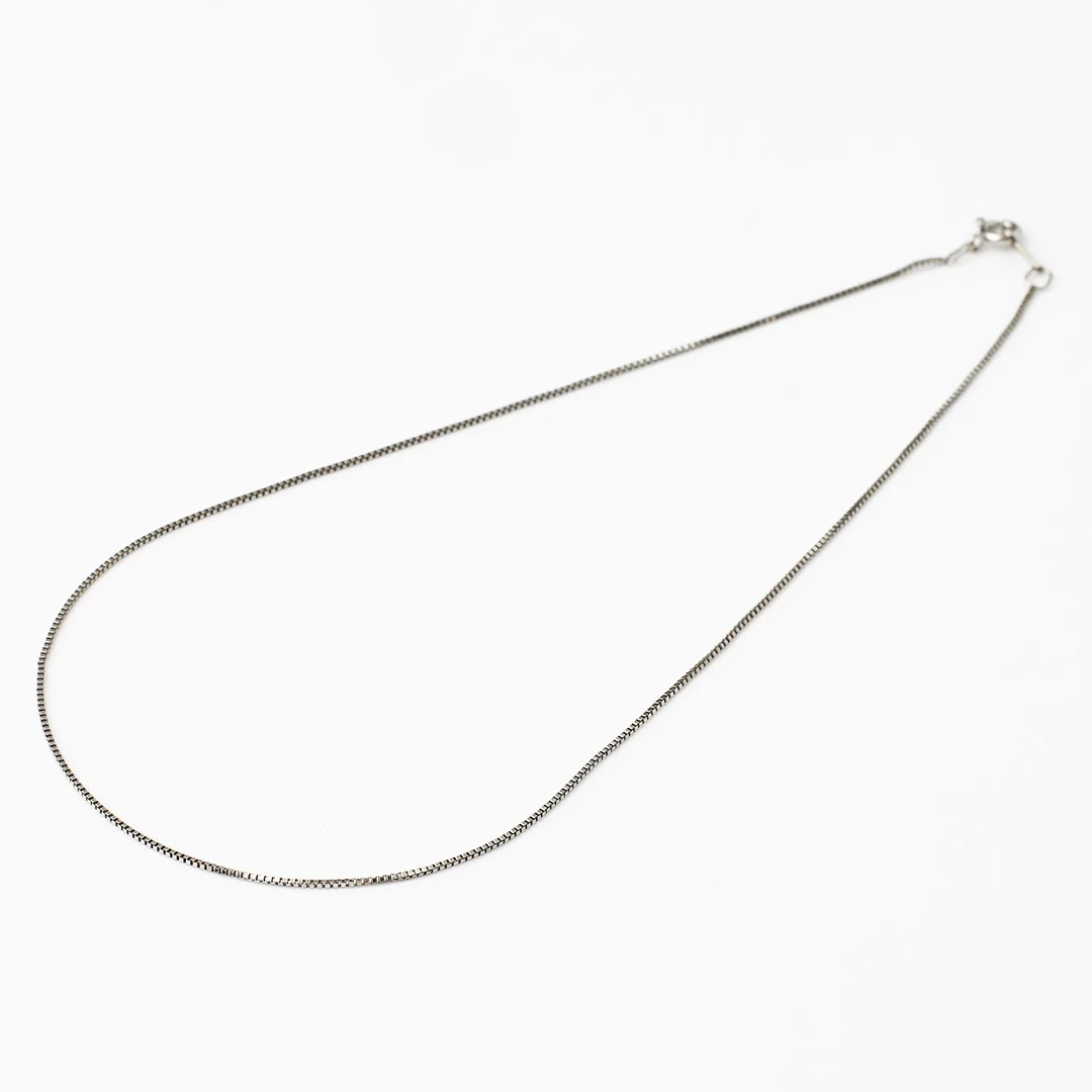 HALSKEDJA, 14 k vitguld, venetiansk länk. — Necklace — Stockholms Auktionsverk Magasin 5