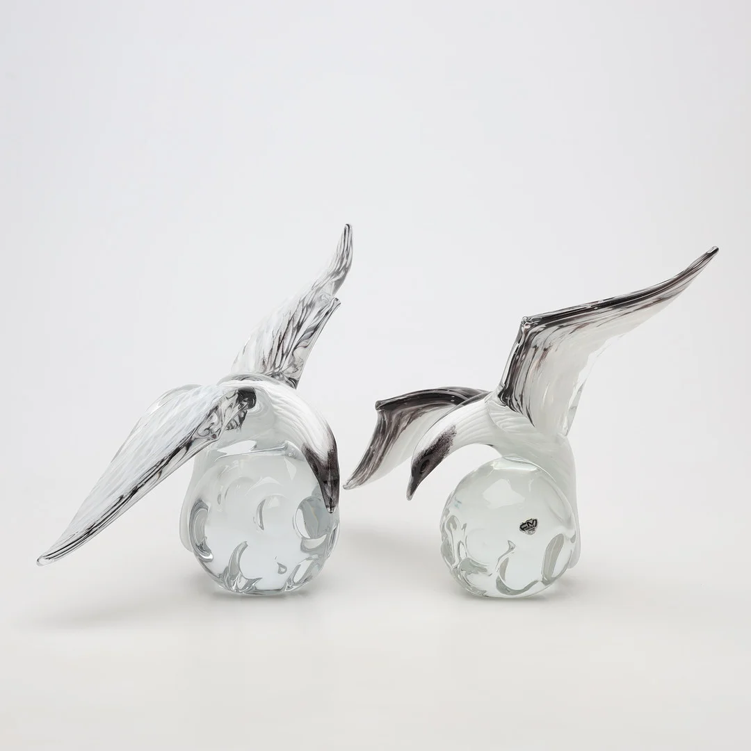 FIGURINER, 1 par, glas, fåglar, Ronneby. — Art glass — Borås Auktionshall