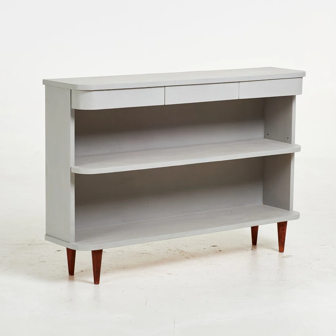BOKHYLLA. 1940-tal, gråmålad, ben i björk. — Cupboards, Cabinets & Shelves — Stockholms Auktionsverk Sickla