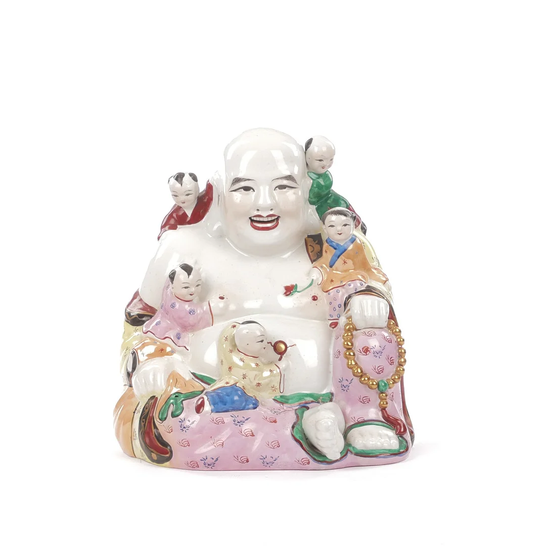 FIGURIN, Buddha, porslin, Kina, 1900-talets andra hälft. — Ceramics & Porcelain — Auktionsfirma Kenneth Svensson i Kalmar