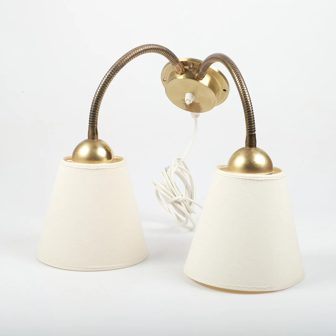 VÄGGLAMPA, 2-armad, mässing, EWÅ, 1900-talets andra hälft. — Wall Lights — Helsingborgs Auktionskammare