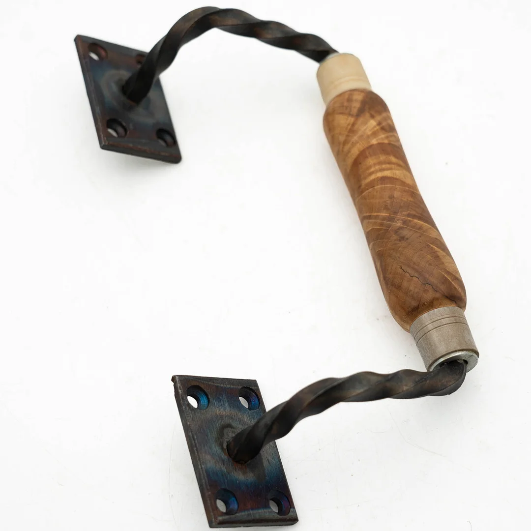 DÖRRHANDTAG. Sameslöjd & Smide, 1900-tal. — Sami Arts & Crafts — Norrlands Auktionsverk