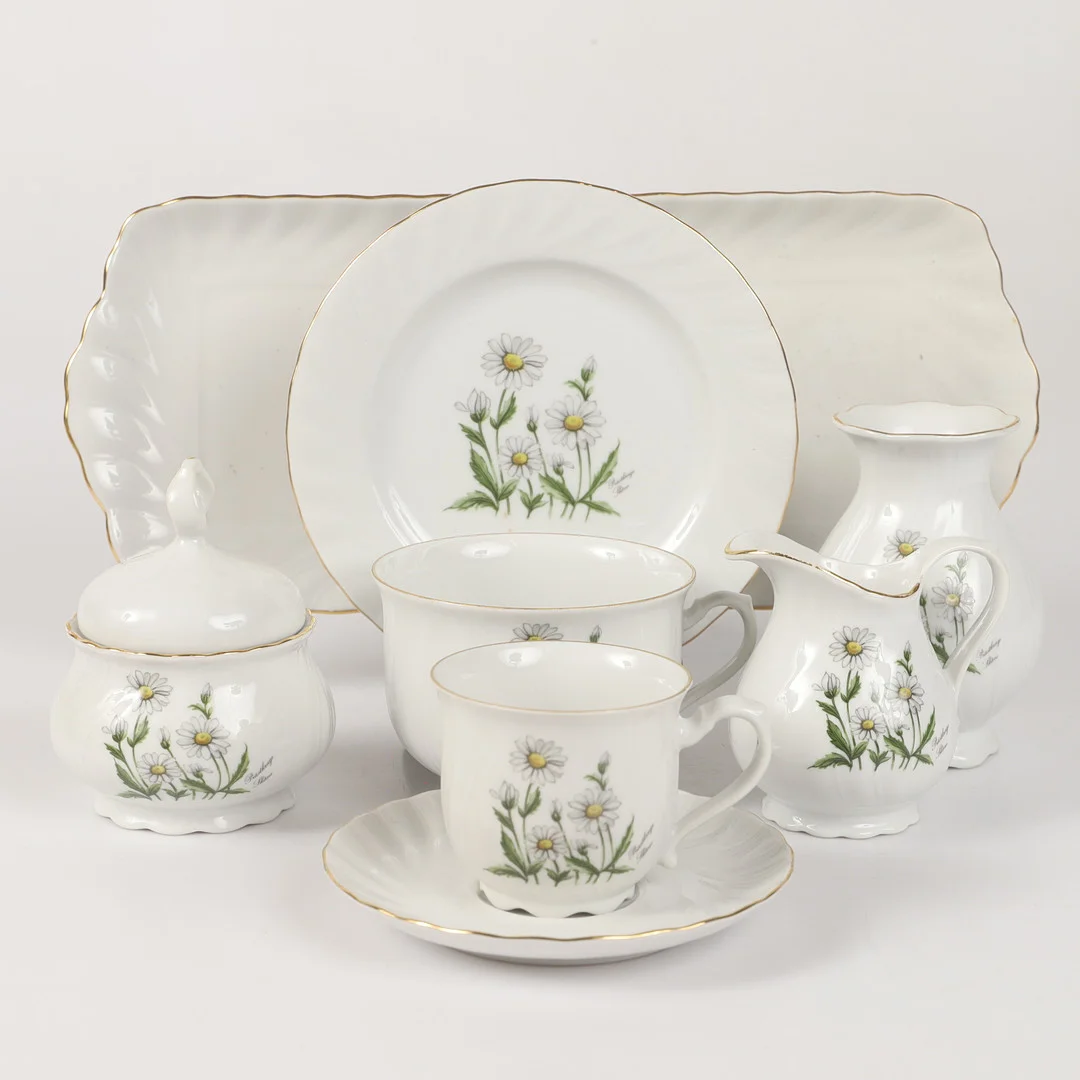 KAFFE- OCH TESERVIS, "Regina", 44 delar, porslin, Tyskland. — Tableware — Helsingborgs Auktionskammare