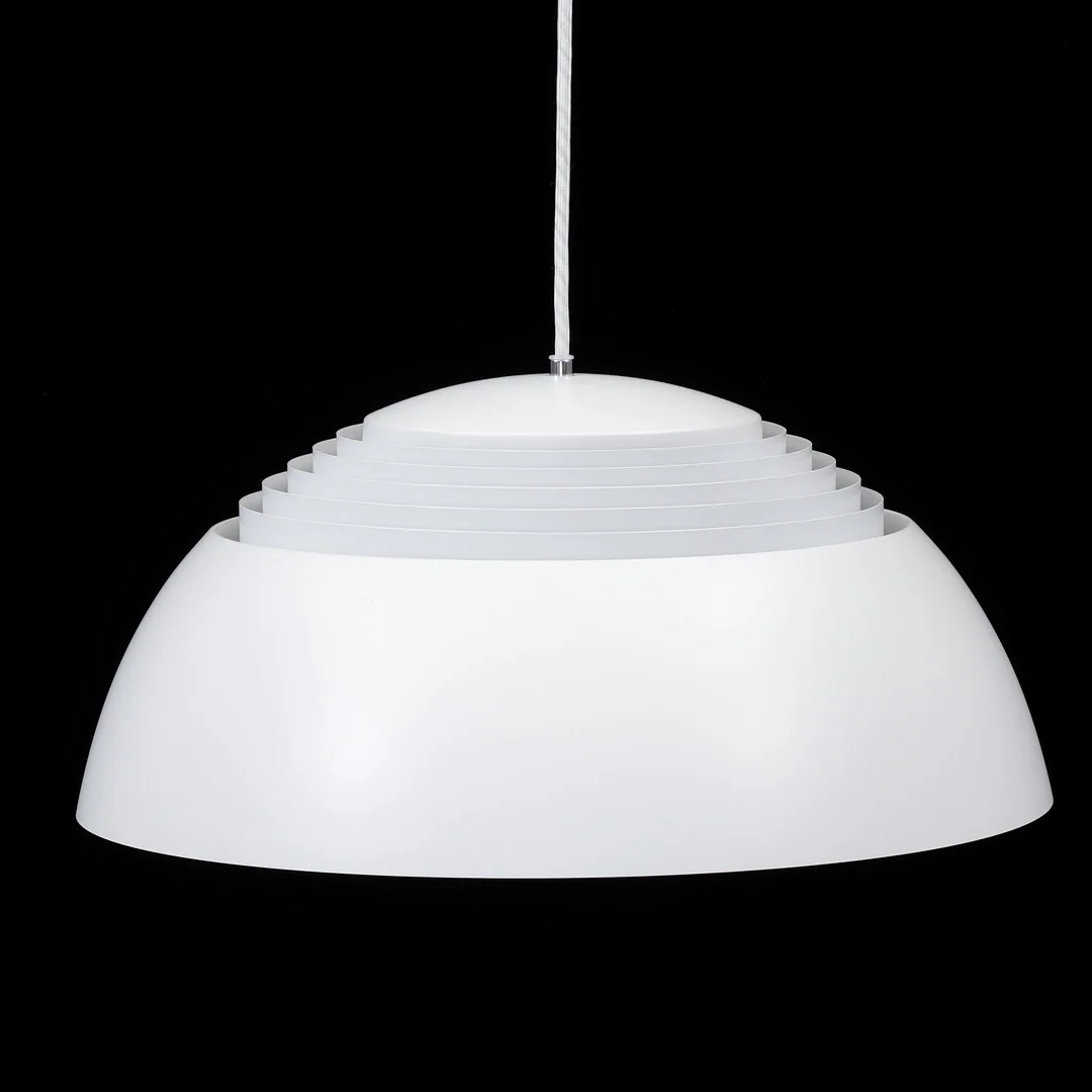 ARNE JACOBSEN. Taklampa, "AJ Royal", Louis Poulsen, Danmark, 2000-tal. — Ceiling lights — Växjö Auktionskammare