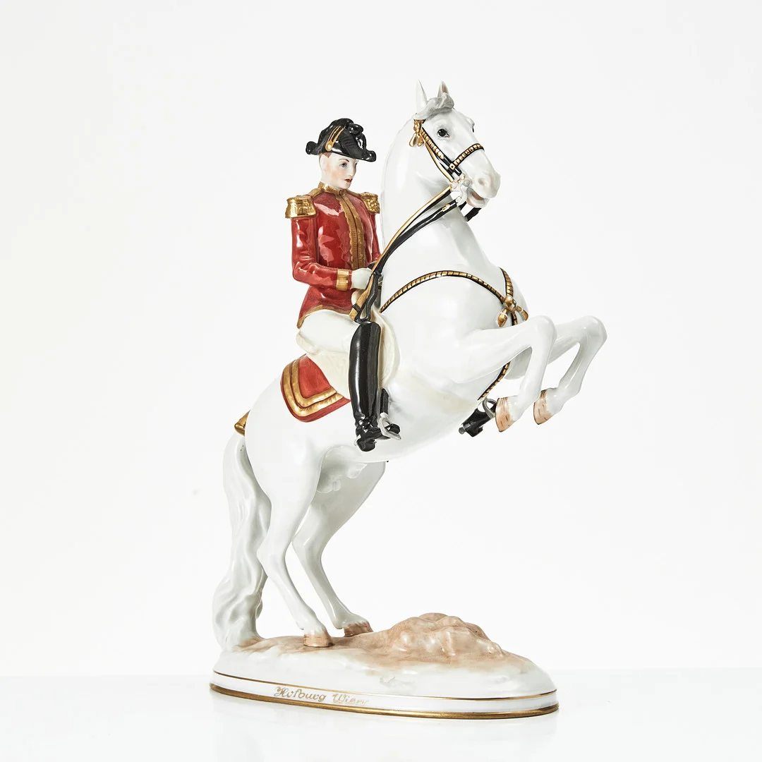 FIGURIN, porslin, "Levade" - Spanska Ridskolan - Hofburg Wien - Österrike, 1900-tal. — European — Stockholms Auktionsverk Magasin 5