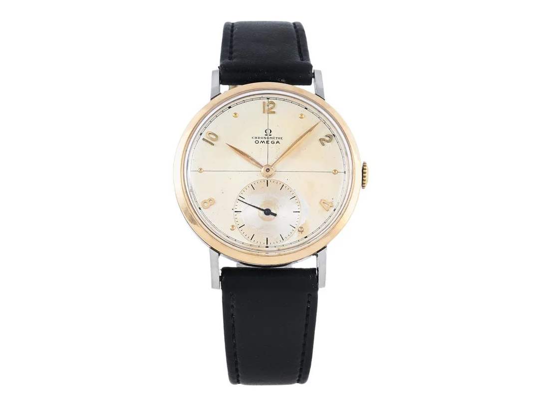 OMEGA, Chronomètre, Cal 30 T2 Rg, Serie nr. 10369136, Boett nr. 2366-2, herrur, 35,5 mm, stål/rosa guld, manuell, plexiglas, liten sekundvisare, gravyr, läderband, ca 1946. — Klockor/Omega — Kaplans