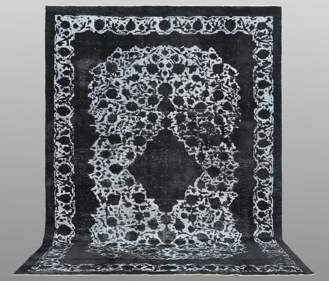ORIENTMATTA. Vintage, reliefklippt, 373 x 240 cm. — Oriental Carpets & Textiles — Gomér & Andersson Norrköping