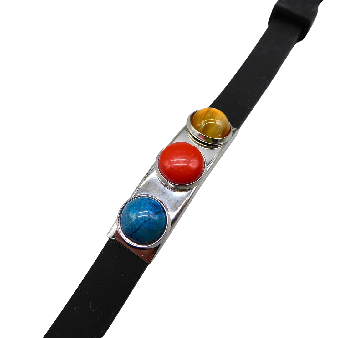 LEDERARMBAND MIT NATÜRLICHEN STEINEN. — Bracelets — Auktionshaus Stuber's Hammerschlag