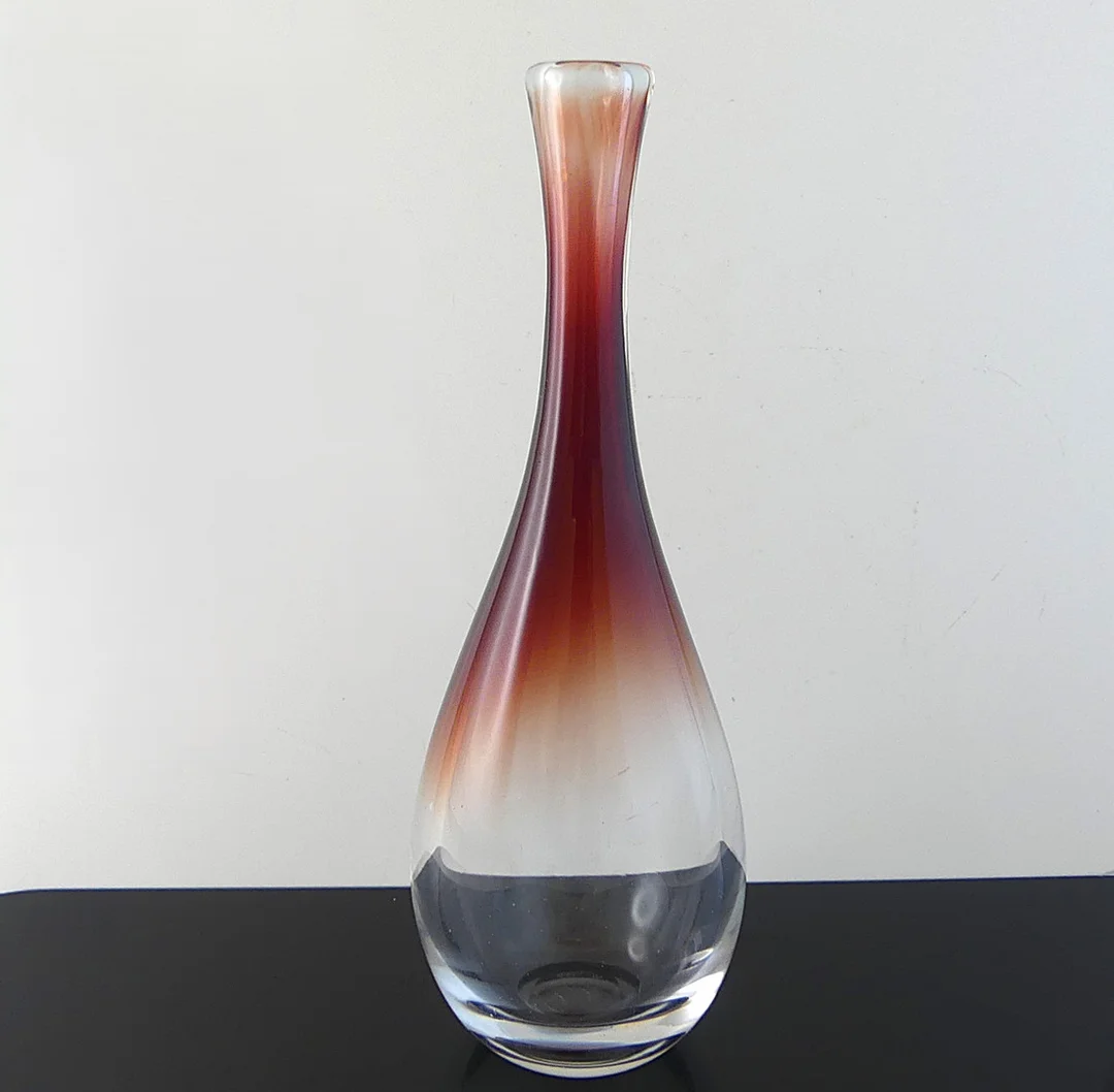 VICKE LINDSTRAND. VAS, Kosta, signerad LH. — Utility glass — Lysekils Auktionsbyrå