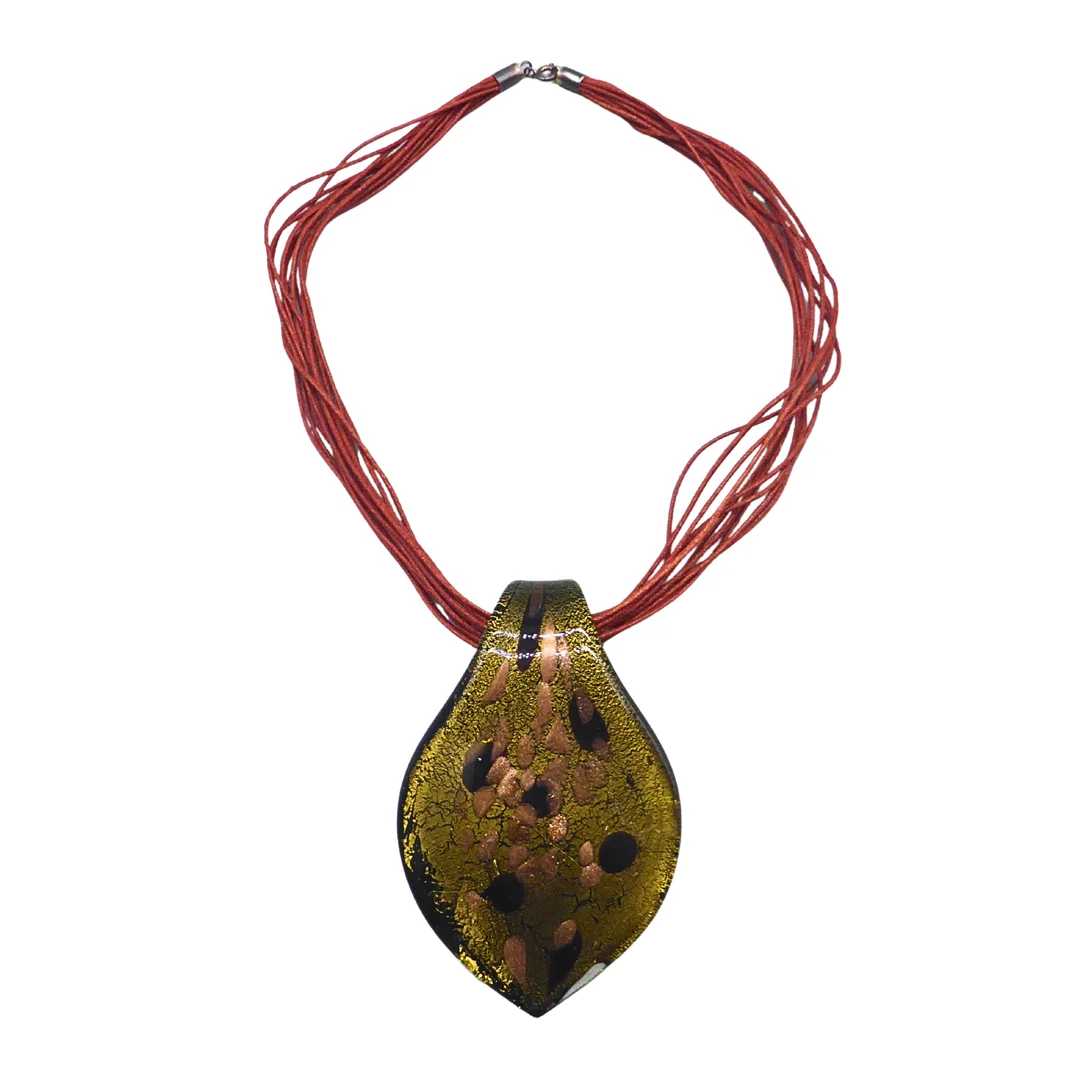 MURANOGLAS-HALSKETTE MIT TROPFENFÖRMIGEM ANHÄNGER. — Necklace — Auktionshaus Stuber's Hammerschlag