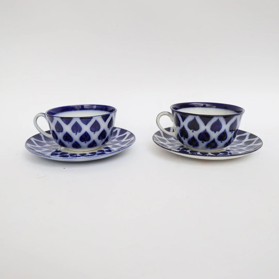 FRUKOSTKOPPAR ETT PAR, "Gripsholm" Uppsala Ekeby Gefle, med handmålad dekor. — Tableware — Falun Auktionsbyrå