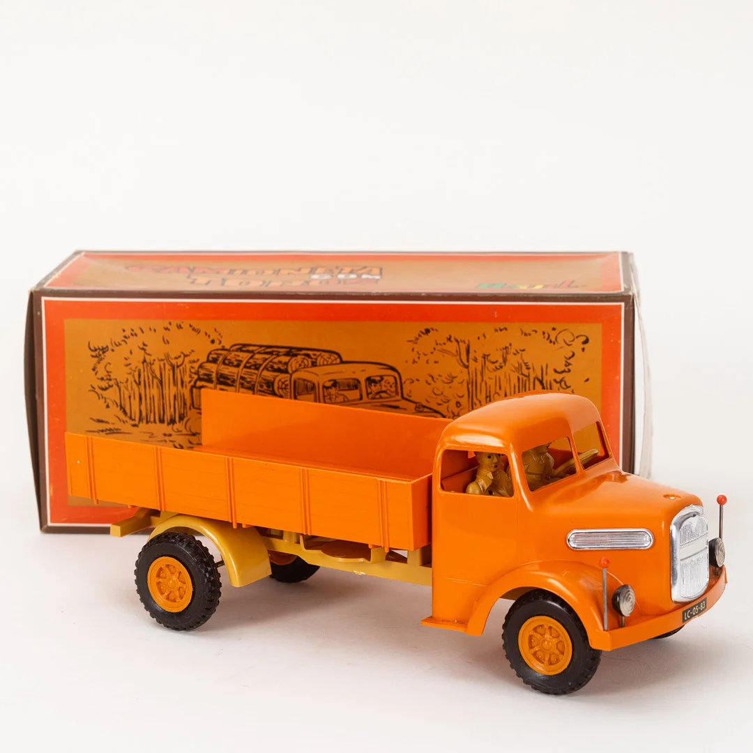 OSUL, Camioneta LKW MAN, Kunststoff, inkl. Original-Verpackug, 1950-1970er Jahre. — Model cars — Stockholms Auktionsverk Hamburg