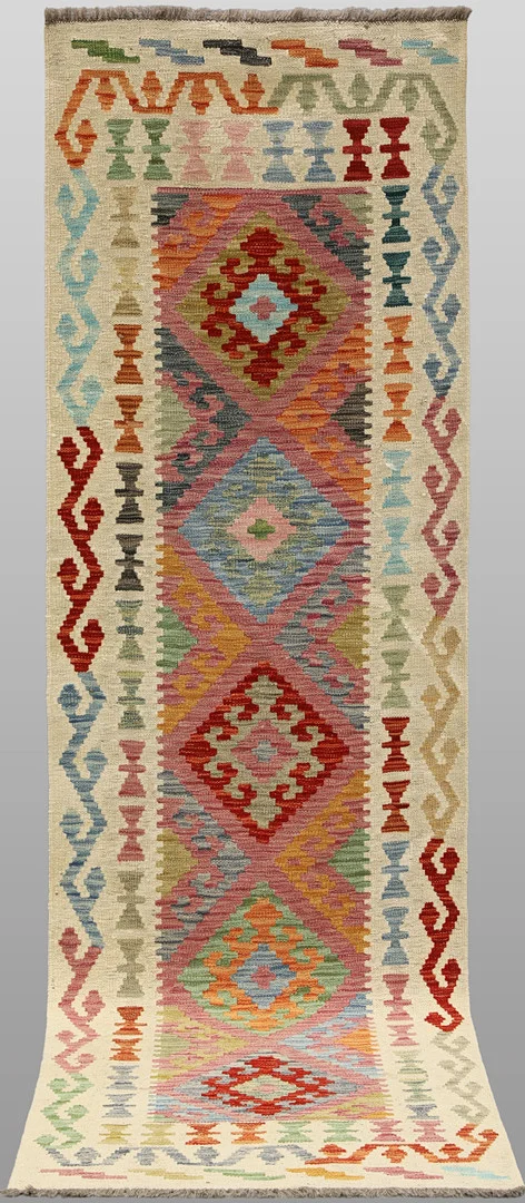 MATTA. Kelim klassisk design gallerimodell, 252 x 76 cm. — Oriental Carpets & Textiles — Södermanlands Auktionsverk