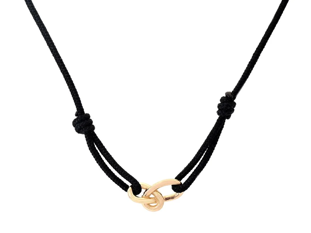 AKIND, collier, 14K guld, tråd, modell "Gold Knot Cord", justerbar längd, vikt ca 2,3 g. — Smycken/Collier — Kaplans