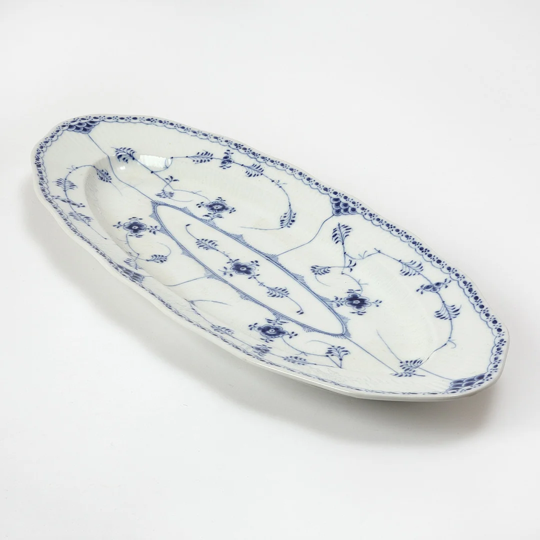 FISKFAT. "Musselmalet", porslin, Royal Copenhagen. — European — Stockholms Auktionsverk Göteborg