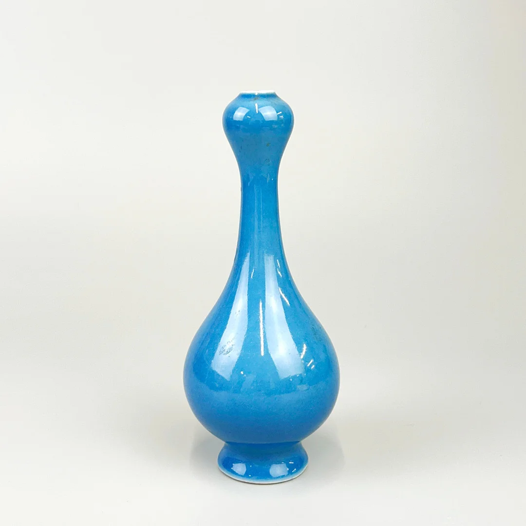 CHINESE GARLIC NECK VASE. — Ceramics & Porcelain — Chalkwell Auctions