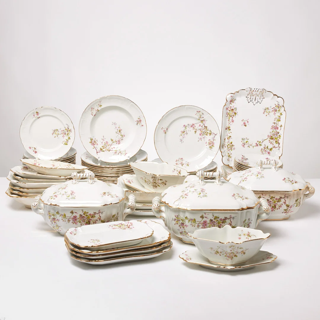 MATSERVIS, 66 dlr, flintgods, "Hagtorn", Gustavsberg. — Tableware — Stockholms Auktionsverk Sickla