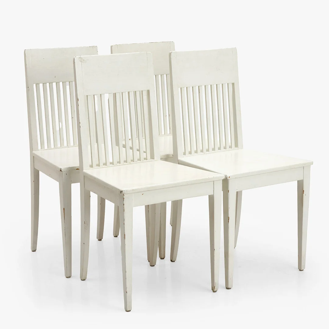 NORDISKA KOMPANIET. Stolar, 4 st, bemålat furu, jugend, cirka 1904-1909, brickmärkta. — Armchairs & Chairs — Crafoord Auktioner Stockholm
