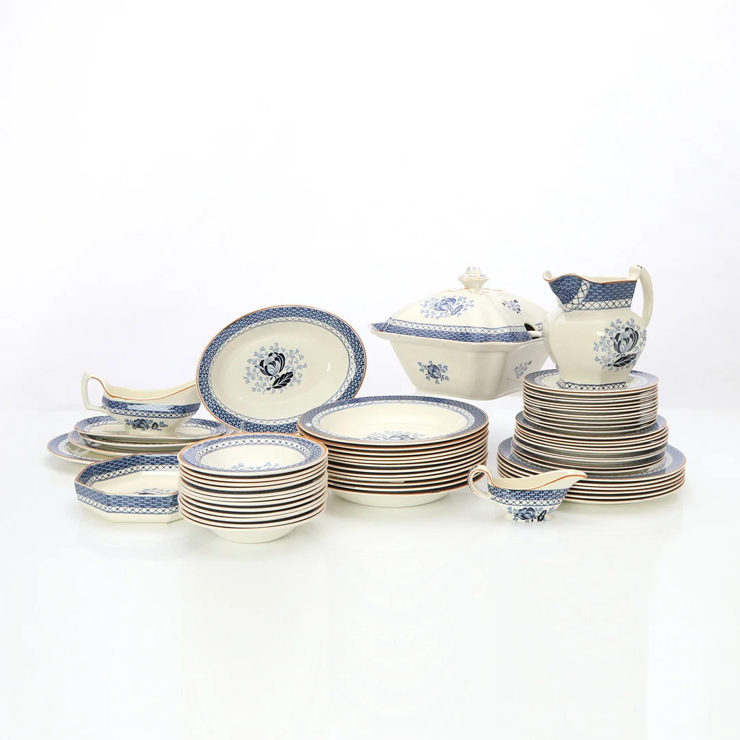 WOODS BURSLEM, MATSERVIS, 60 DELAR. "Sandown", flintgods. — Tableware — Skånes Auktionsverk