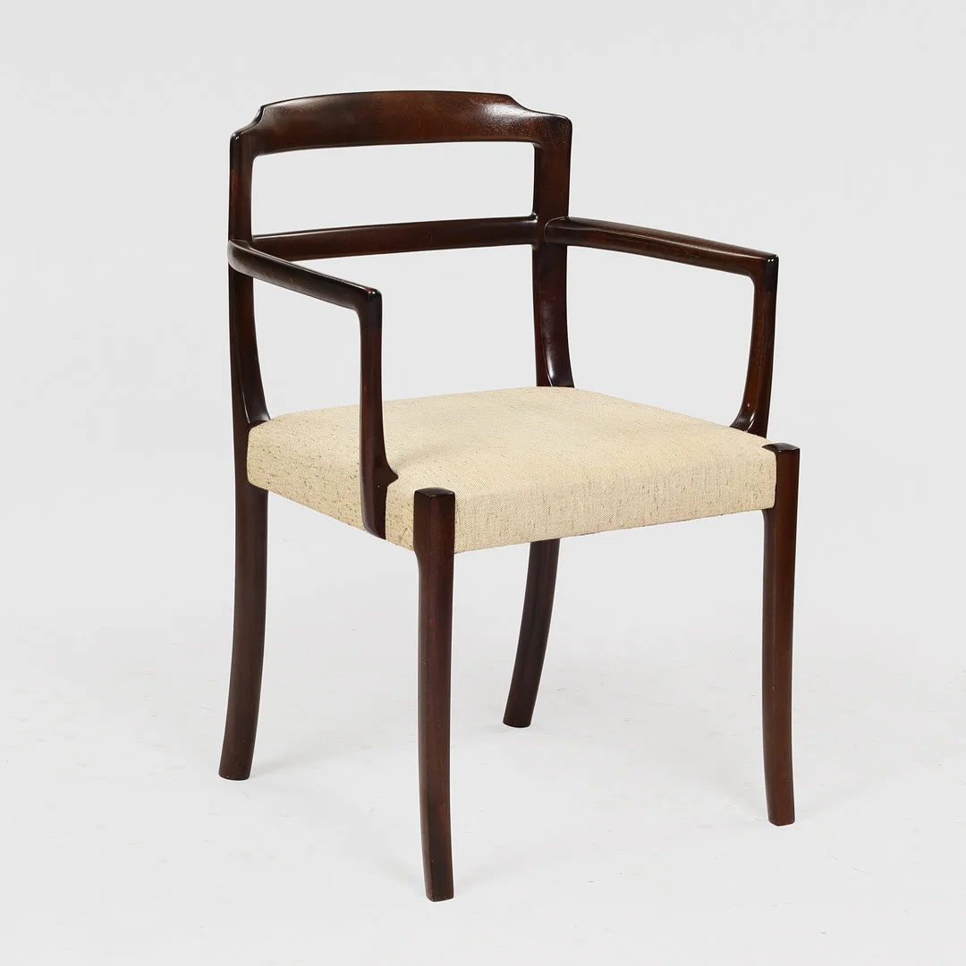 OLE WANSCHER. "Rungstedlund". Armstol af mahogni, sæde betrukket med uldstof, P. Jeppesen, Danmark. — Armchairs & Chairs — Palsgaard Kunstauktioner