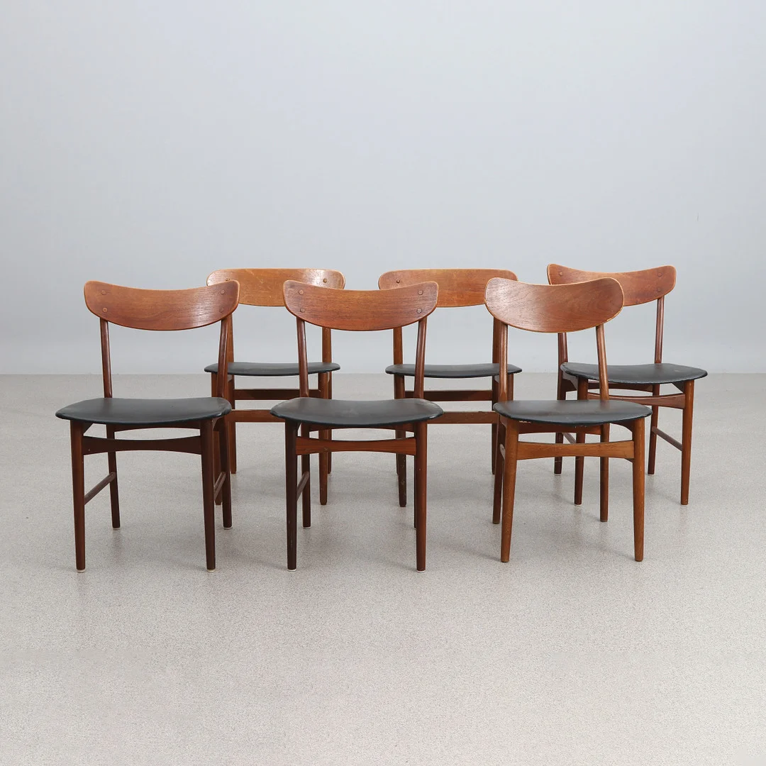 STOLAR, SEX ST. Teak med svart galonklädsel. 1950/60-tal. — Armchairs & Chairs — Skånes Auktionsverk