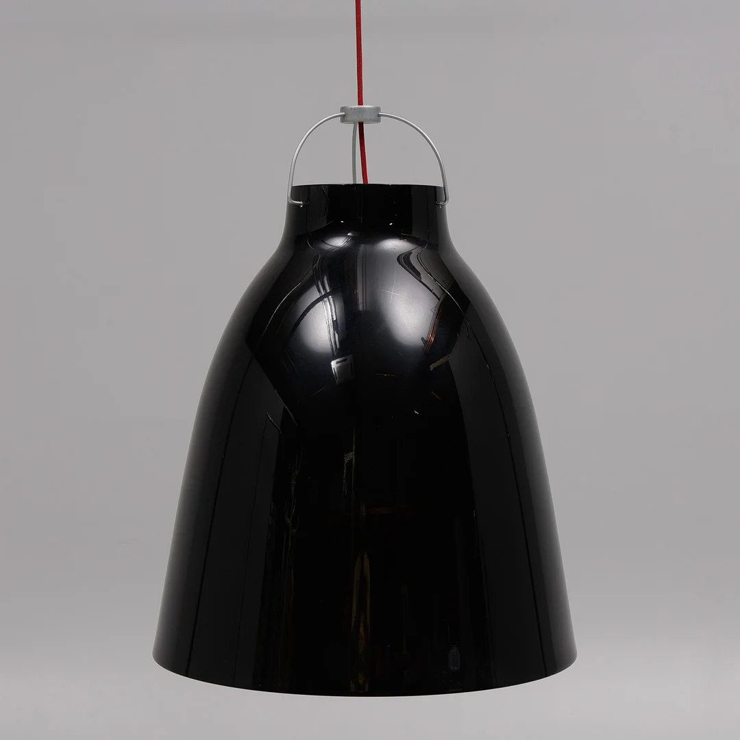 CECILIE MANZ. Takpendel i lackerad metall, "Caravaggio" P4, för Fritz Hansen, samtida. — Ceiling lights — Auktionsbyrån Varberg