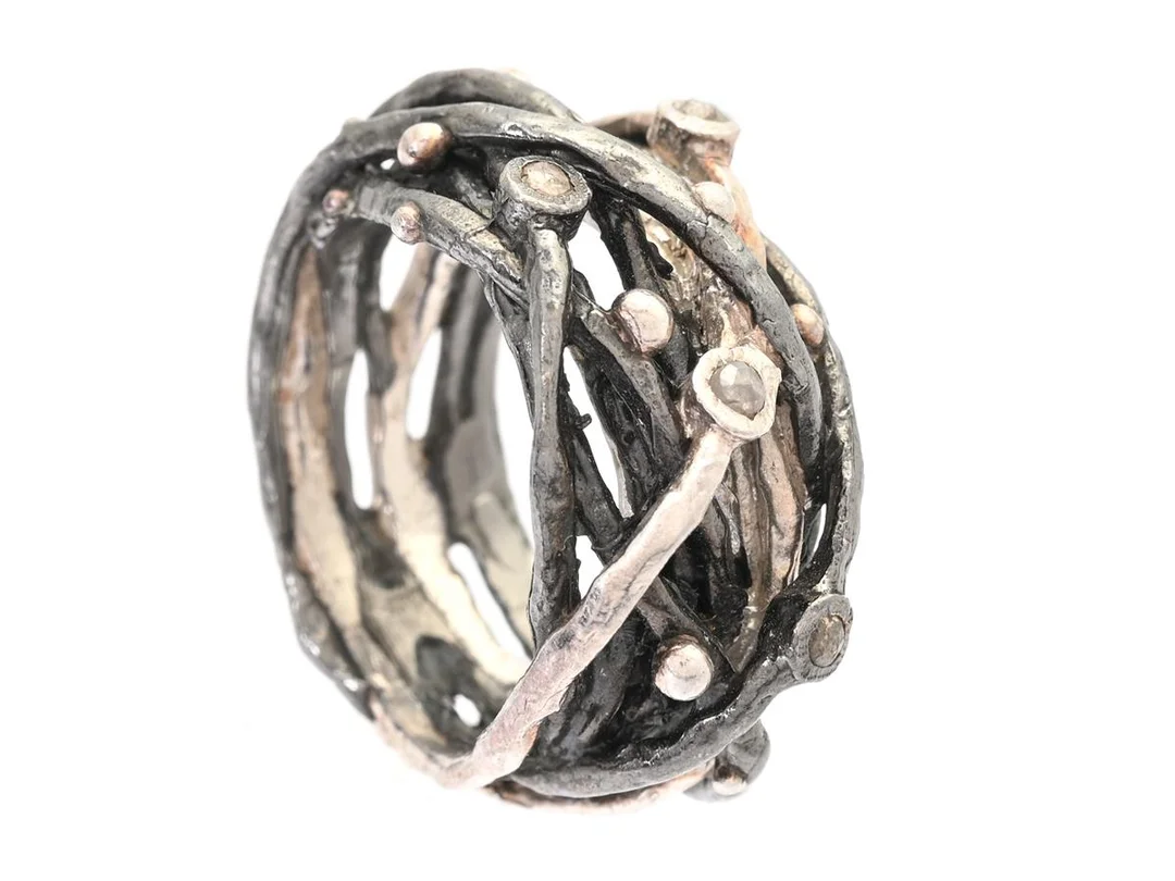 BJØRG, ring, The Big Nest, sterlingsilver, delvis oxiderad, rosenslipade diamanter, stl 19 mm, vikt 11,4 g. — Smycken/Ring — Kaplans